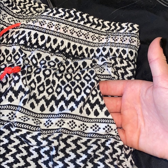 Kirra Soft Flowy Shorts - Picture 4 of 4